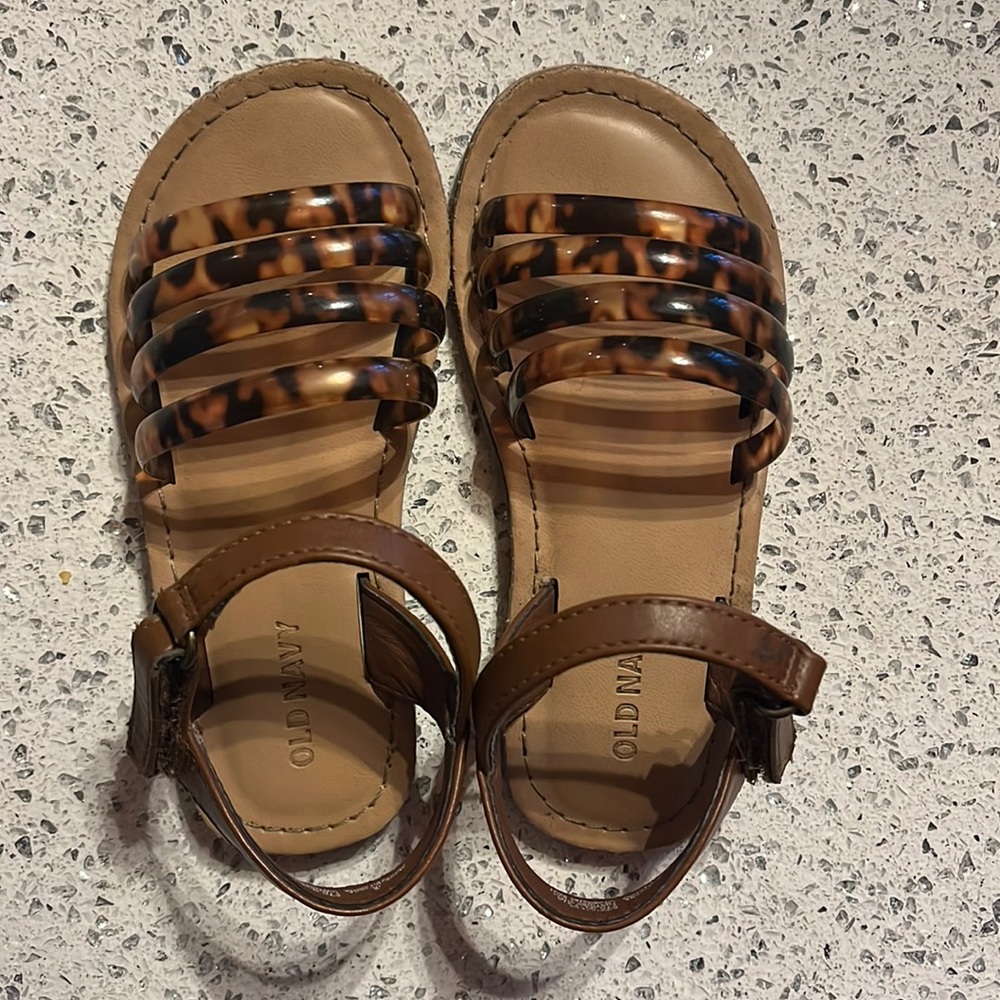 Size 9 strap little girl summer sandal EUC